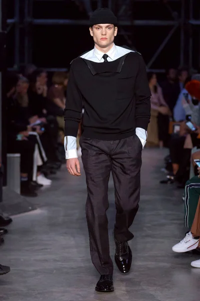 Look 43